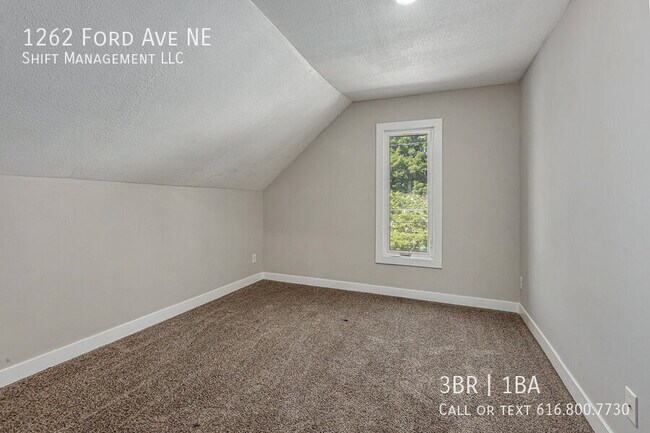 Building Photo - 1262 Ford Ave NE