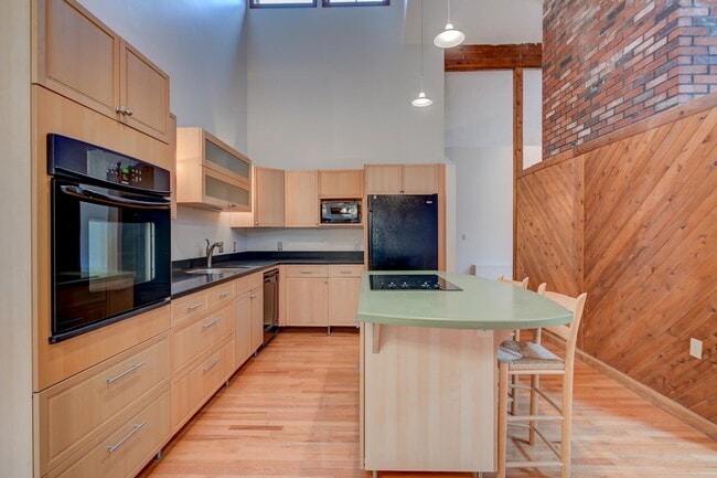 Building Photo - 57 Fawn Dr