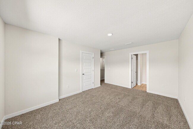 Building Photo - 41 S Main Deck Dr