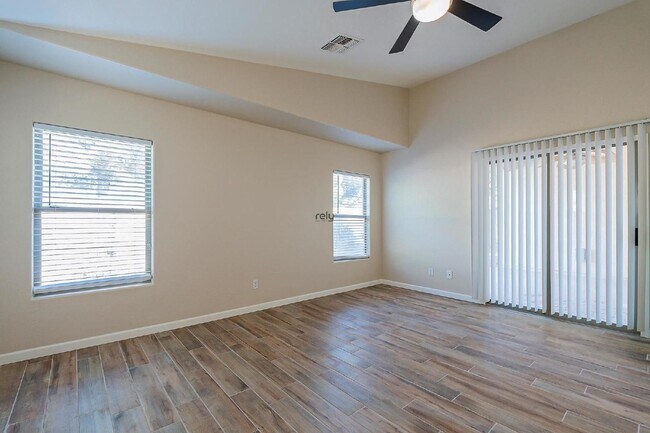 Building Photo - 11570 W Yuma St