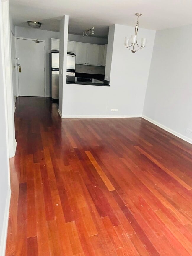 Building Photo - 222 E Pearson St