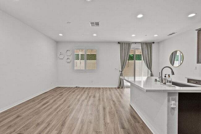 Building Photo - 14610 Isla Vista Dr