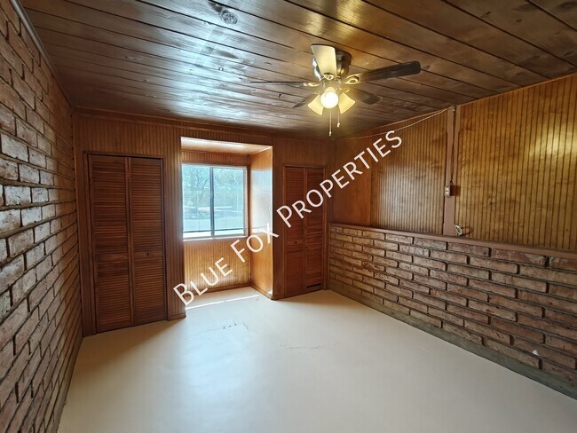 Building Photo - 3857 E Edison Pl