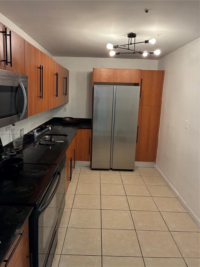 Building Photo - 3001 S Ocean Dr