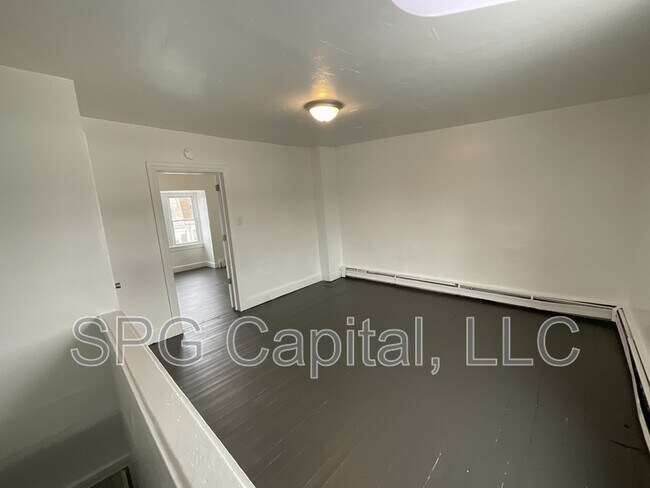 Building Photo - 938 W College Ave