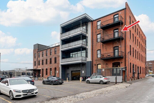 Building Photo - 225 N 4th St