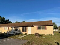 Building Photo - 516 E Rosewood Ln