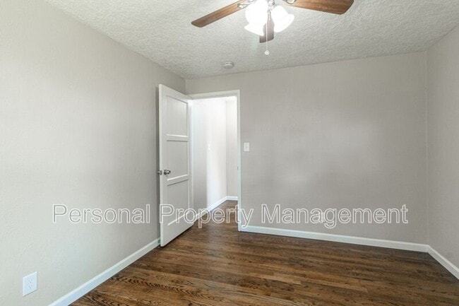 Building Photo - 3108 Thompson Ave