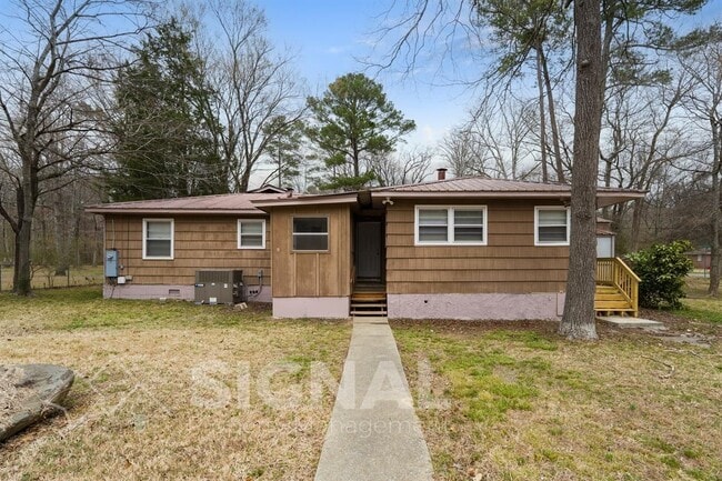 Building Photo - 425 Forsythe St