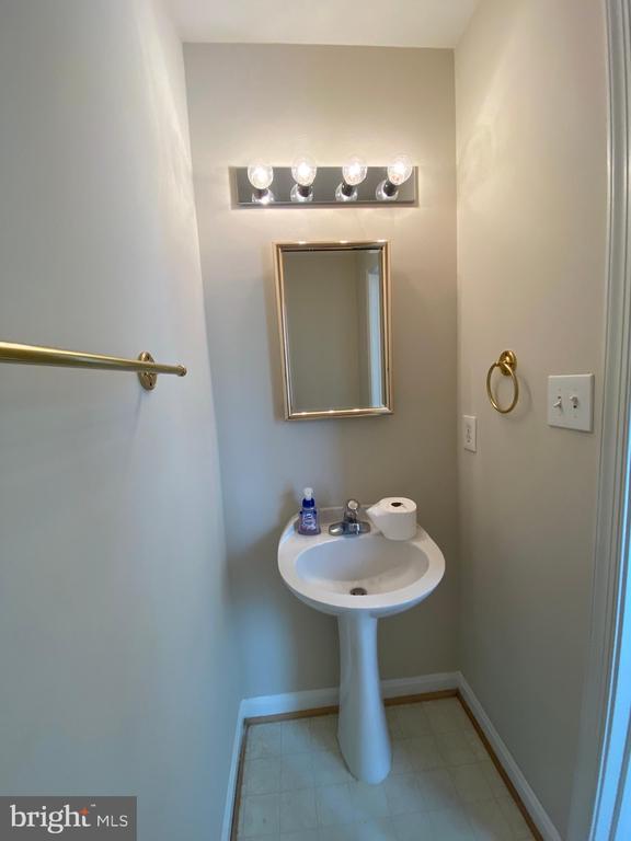 Building Photo - 6555 Kelsey Point Cir