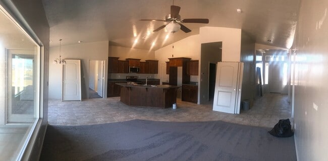 Building Photo - Beautiful 4 bedroom home in Washington Fields!