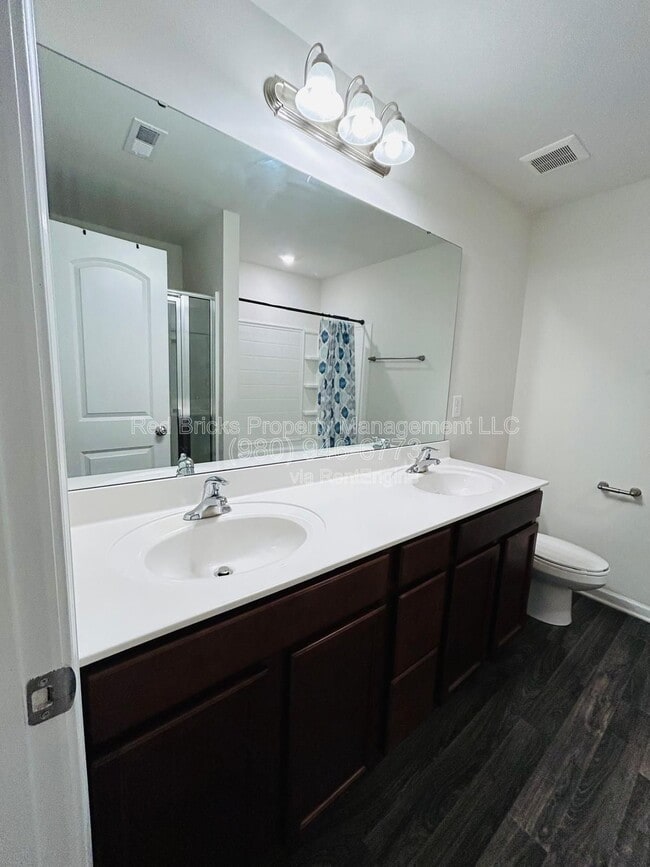 Building Photo - 9315 Grand Valley Dr