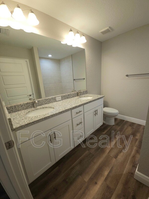 Building Photo - 9058 N Bee Way