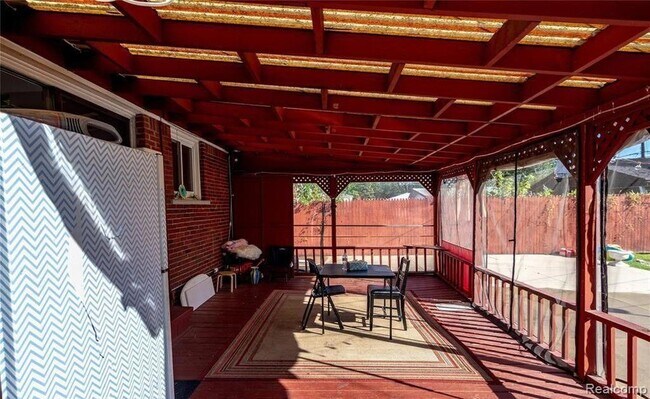 Building Photo - 528 Cardwell St