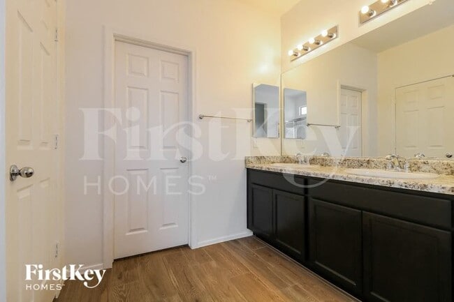 Building Photo - 17565 W Villa Chula Ln