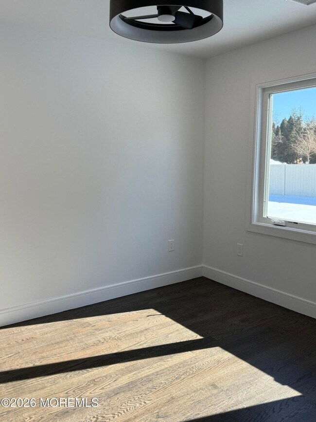 Building Photo - 474 Monmouth Rd