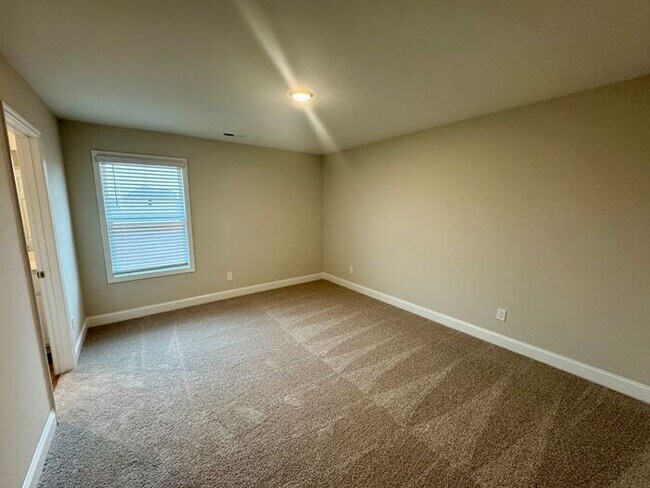 Building Photo - New Construction and over 3,500 of square footage!