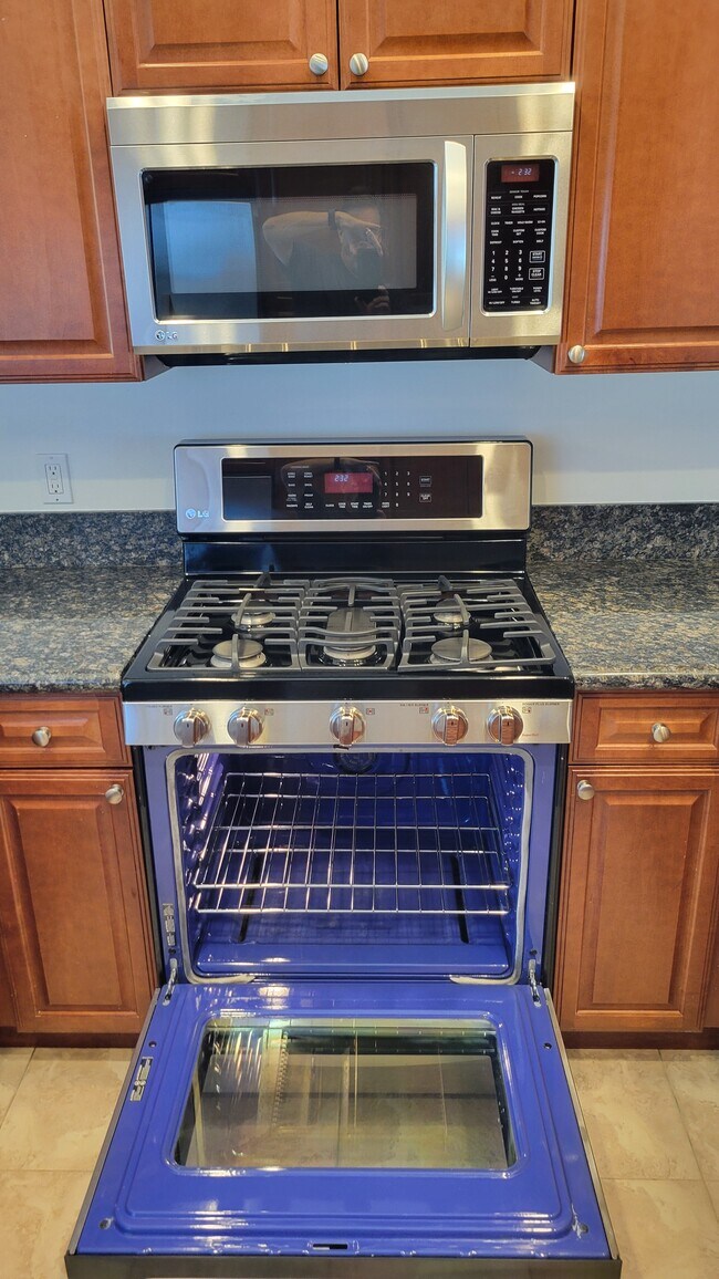 5 Burner Gas Stove - 3753 W 244th St