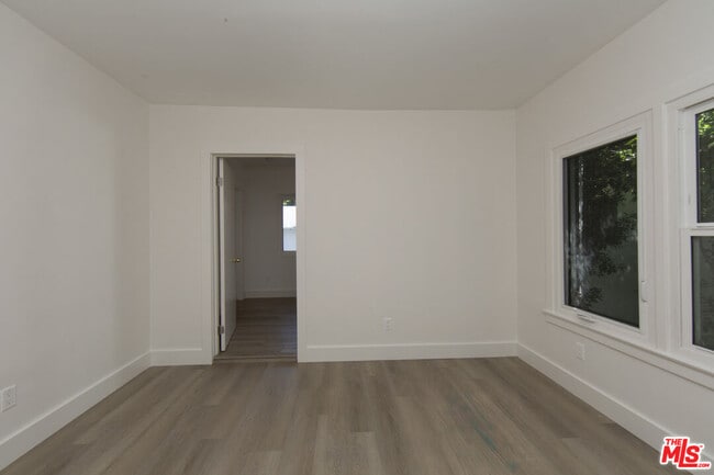 Building Photo - 1040 N Crescent Heights Blvd