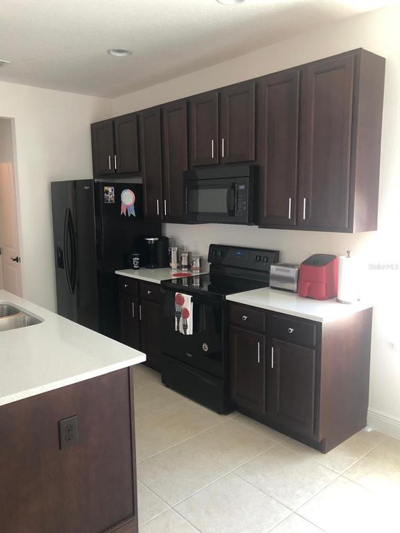 Building Photo - 8408 Rothman Aly