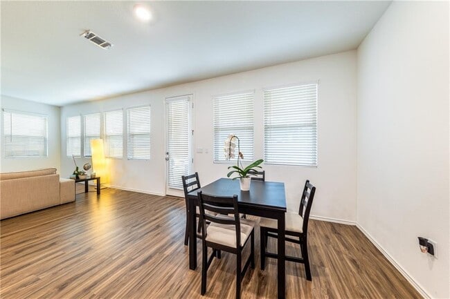 Building Photo - 1111 Diggy Dr