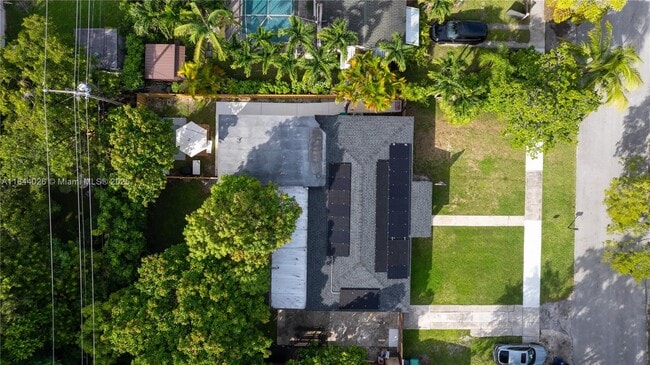 Building Photo - 9841 Dominican Dr