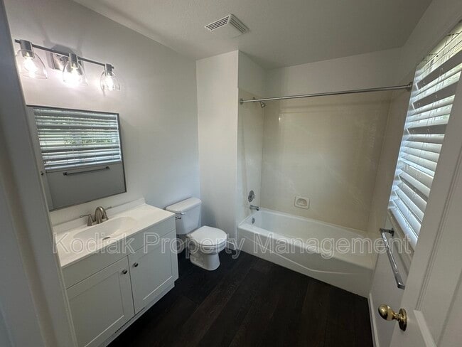 Building Photo - 1802 S 200 W