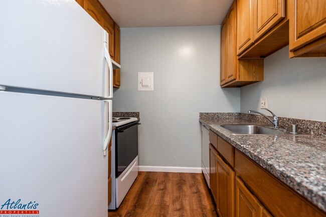Building Photo - 1136 Ayala Dr