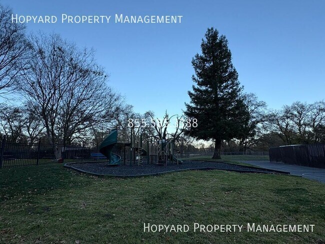 Building Photo - 8133 Arroyo Dr