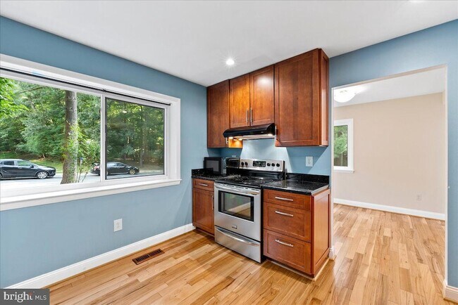 Building Photo - 2224 Glencourse Ln
