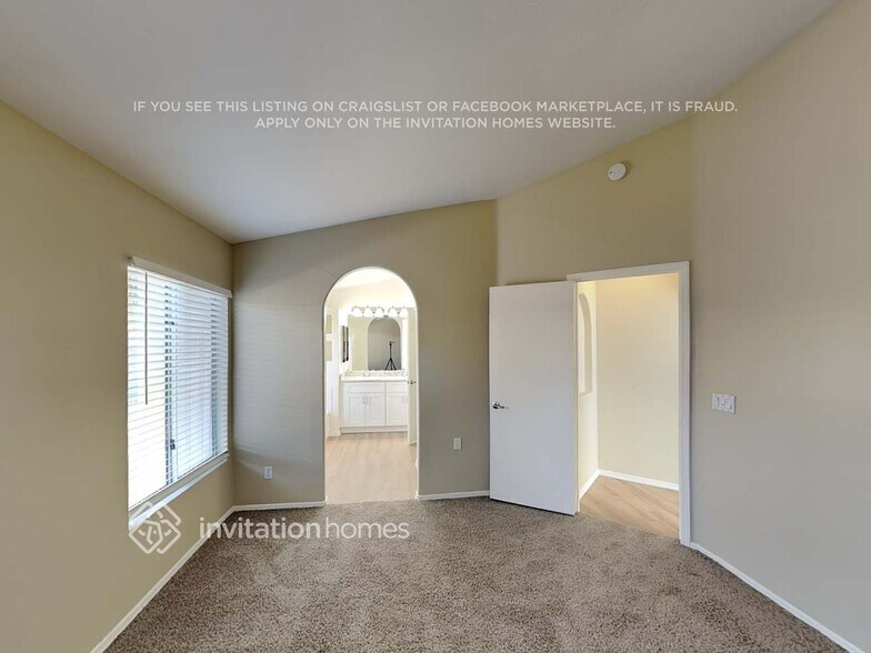 Building Photo - 20 S Surfside Dr