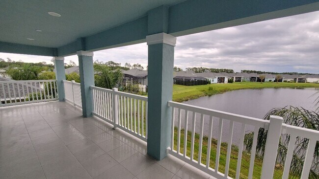 Building Photo - NEW 4/3.5/2 Venetian Bay Home