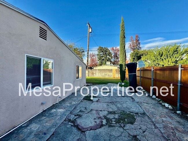 Building Photo - 173 Brown Dr