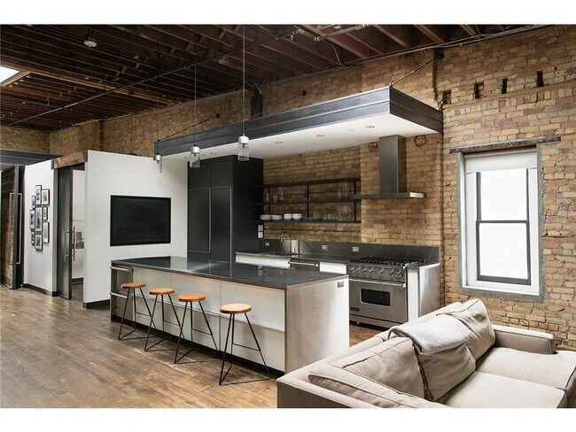 Building Photo - 211 N Washington Ave