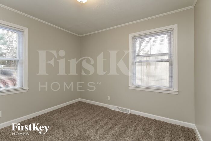 Building Photo - 2754 Mary Ave