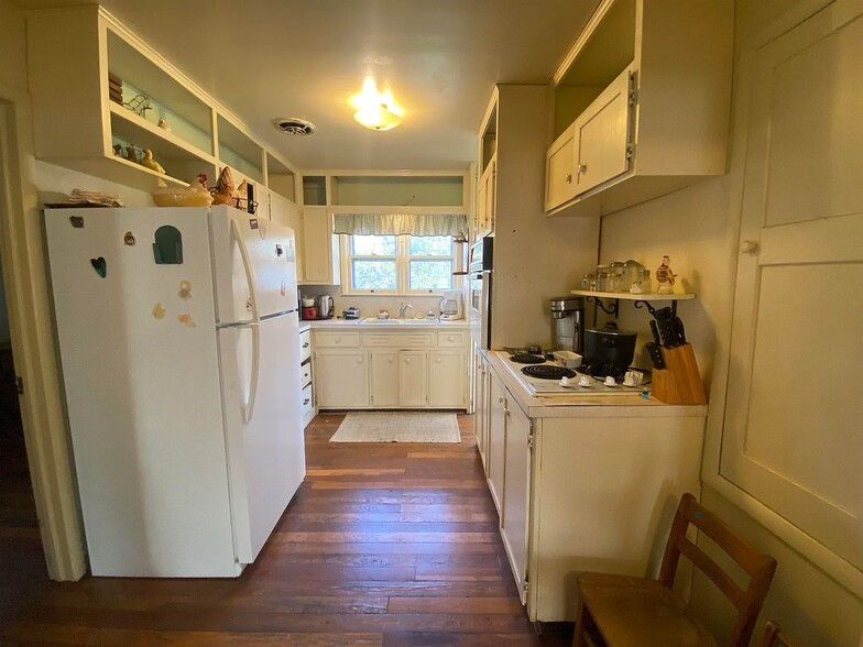 Kitchen - 505 Dorrance St