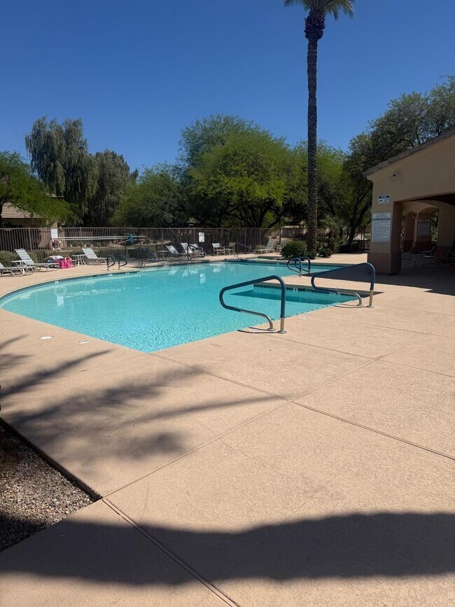 Building Photo - 1864 W Olive Way