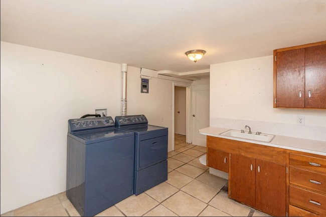 Building Photo - 981 36th St