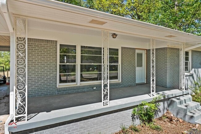 Building Photo - 1307 Ash Ln