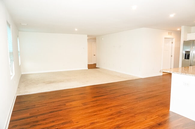Building Photo - 25318 Tannin Cir