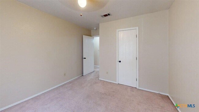 Building Photo - 4405 Hondo Dr