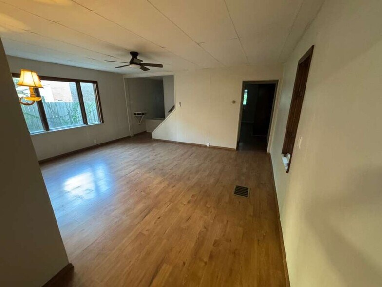 Building Photo - 122 N Holland Ave
