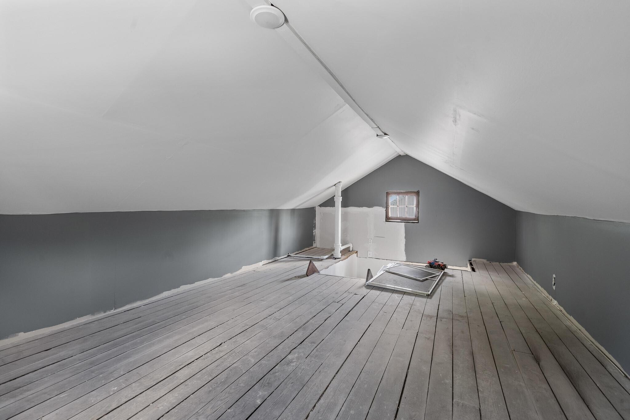 Building Photo - 135 W Hudson Ave