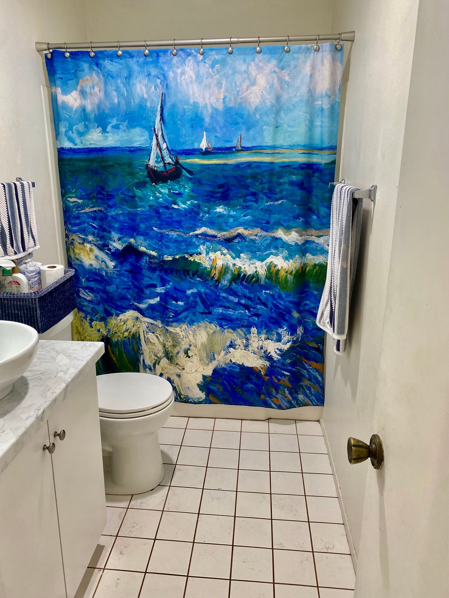 Bathroom - 2540 Clairemont Dr