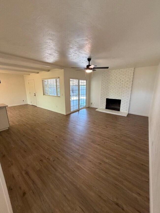 Building Photo - Remodeled home