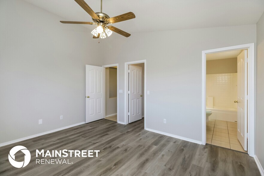 Building Photo - 2822 S Abbey