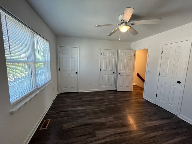 Building Photo - 154 Lullwater Dr