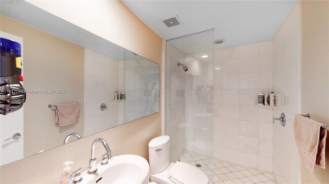 Building Photo - 2950 NE 188th St