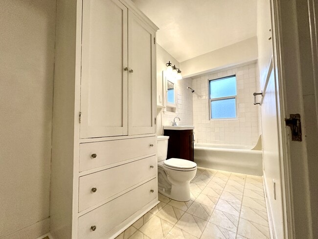 Building Photo - 421 S Coeur d'Alene St