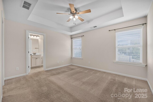 Building Photo - 1112 Roderick Dr